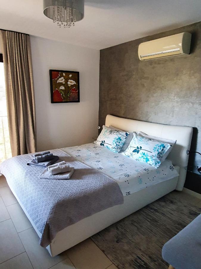 Lucia Exclusive With Parking In The Garage Apartment โปเรช ภายนอก รูปภาพ