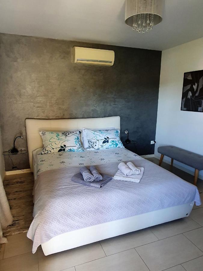 Lucia Exclusive With Parking In The Garage Apartment โปเรช ภายนอก รูปภาพ